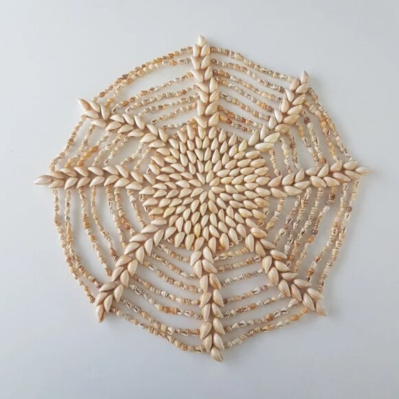 Vintage Cowrie Sea Shell 12 inch Trivet - Picture 1 of 10